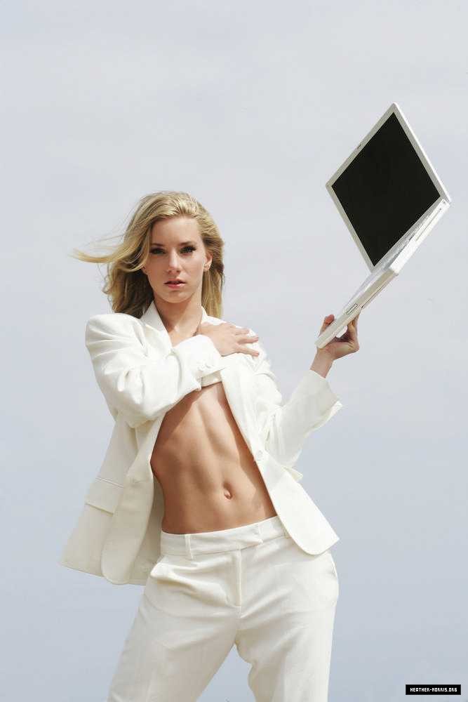 Sexy Female Abs: Heather Morris is Still HOT