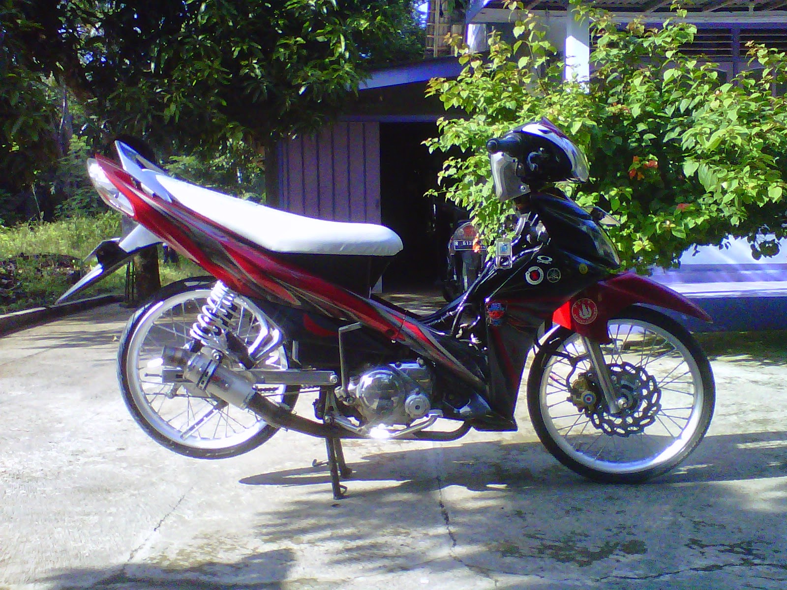 Download 90 Modifikasi Velg Motor Jupiter Z Terkeren Motor Runcing