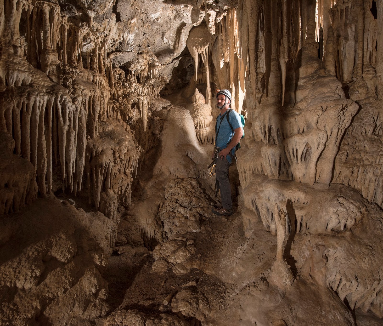 TEA KETTLE CAVE, NEVADA ADAM HAYDOCK