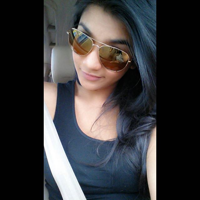 SIVA APRILIA MODEL SEKSI CANTIKNYA BERSELFIE - ZONA ARTIS LAGI