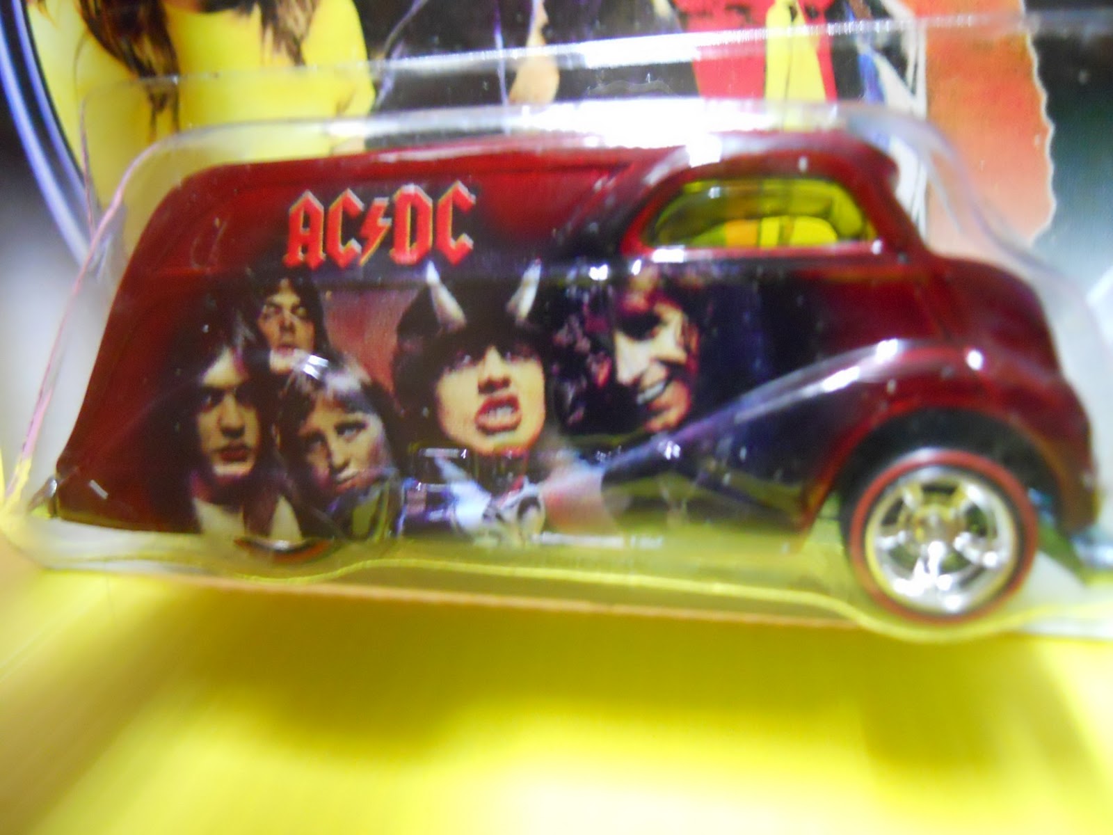 Dexters Diecasts (DexDC): Hot Wheels 2012 AC DC ~ Deco Delivery