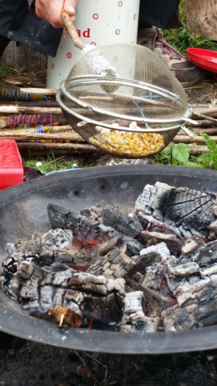 Outdoor Cooking Popcorn Over The Fire, How To Make Popcorn Over A Fire Pit