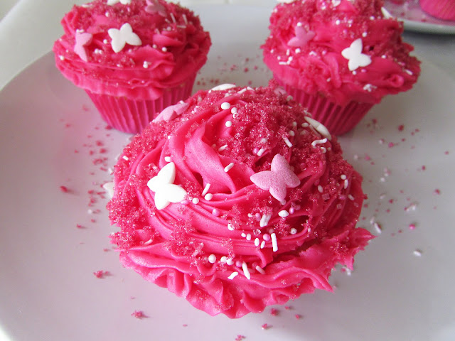 Fairy Floss-Filled Cupcakes with Bubblegum Icing - The Small Adventurer