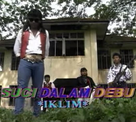 Kunci Dasar Gitar Suci Dalam Debu