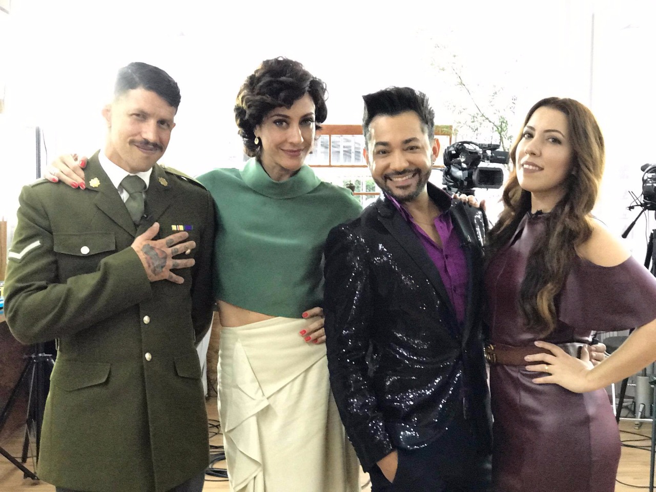 Portal Splish Splash Cynthia Benini Apresentara Reality Show Com