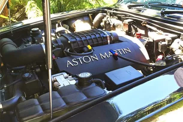Aston Martin vantage volante 