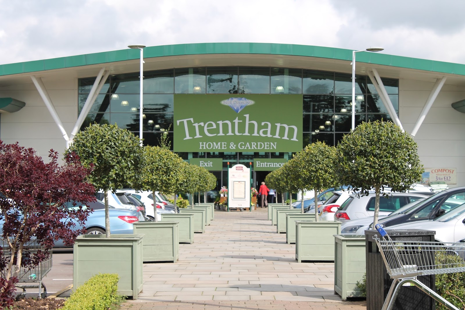 Trentham Gardens The Trentham Estate Staffordshire Paws across