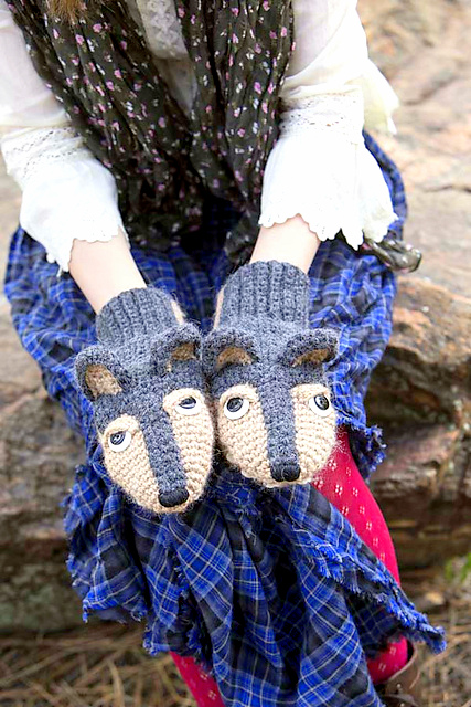 big bad wolf mittens Crochet pattern