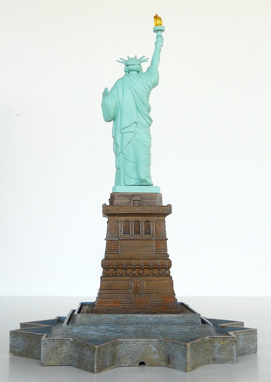Toys and Stuff KLine K41932 Statue of Liberty wBase