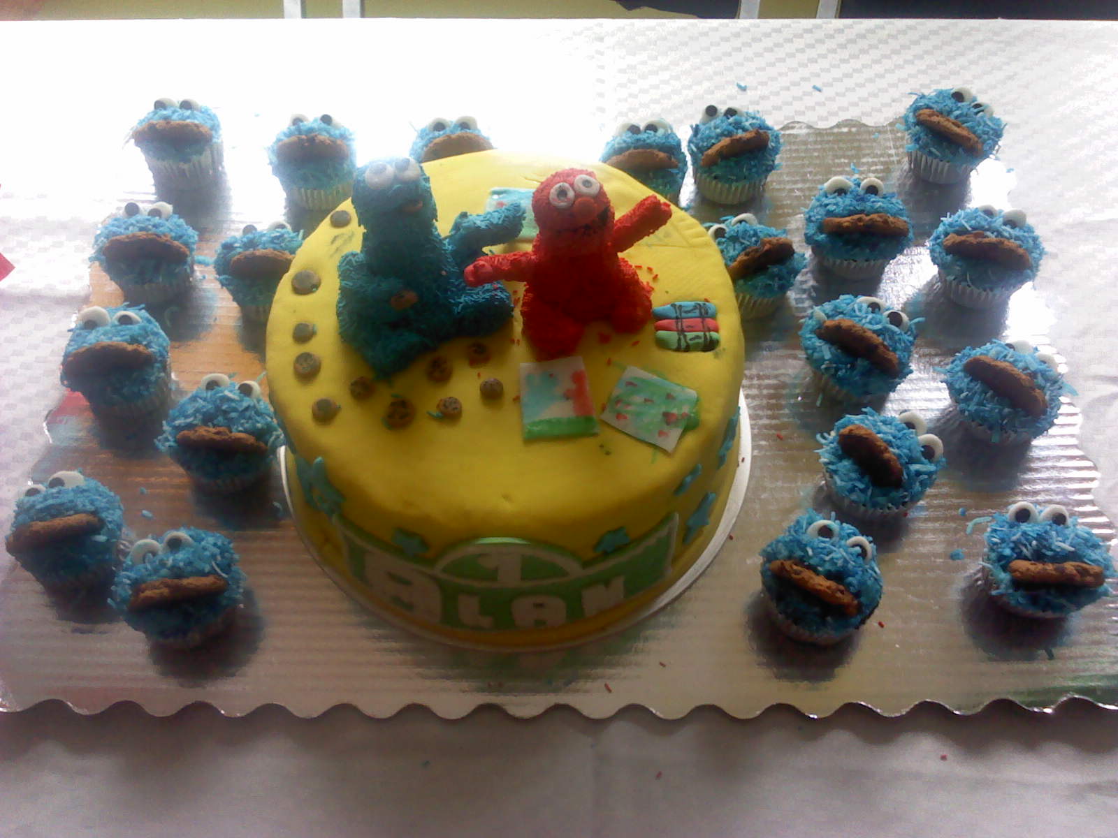 LA MOÑITO Pastel Plaza Sesamo