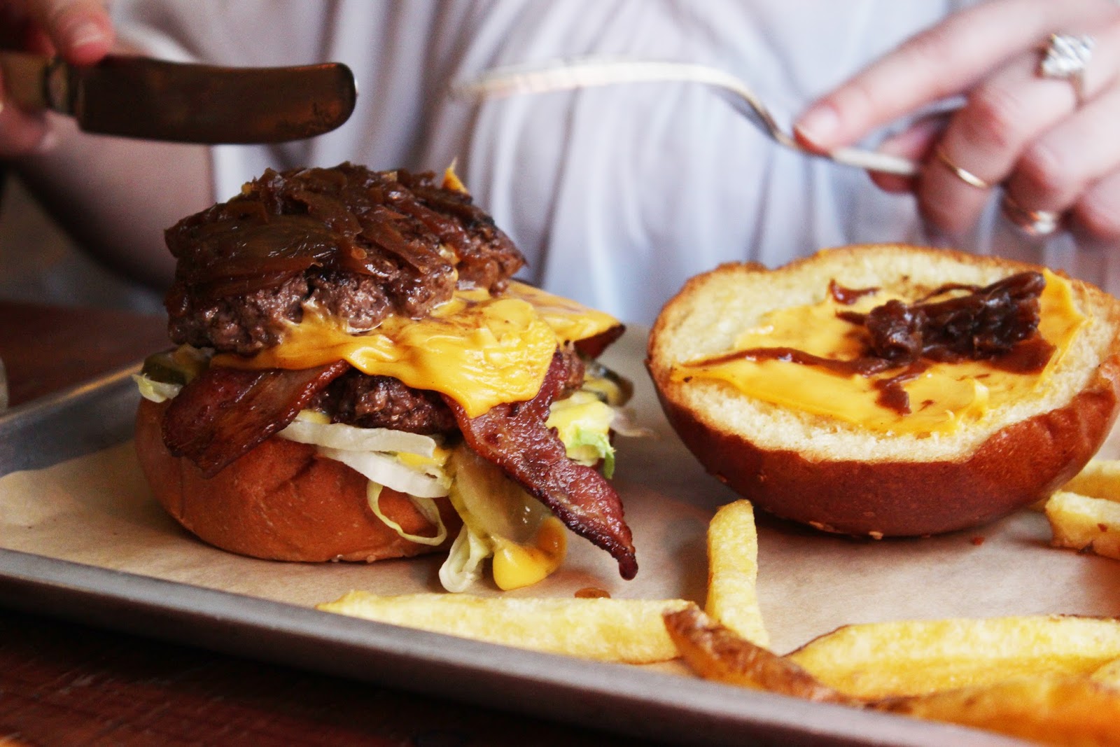 Mac and Wild restaurant review - venimoo burger