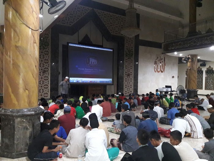 Nobar Film G30S/PKI, Jammah DKM Al Muttaqin Ciangsana Antusias