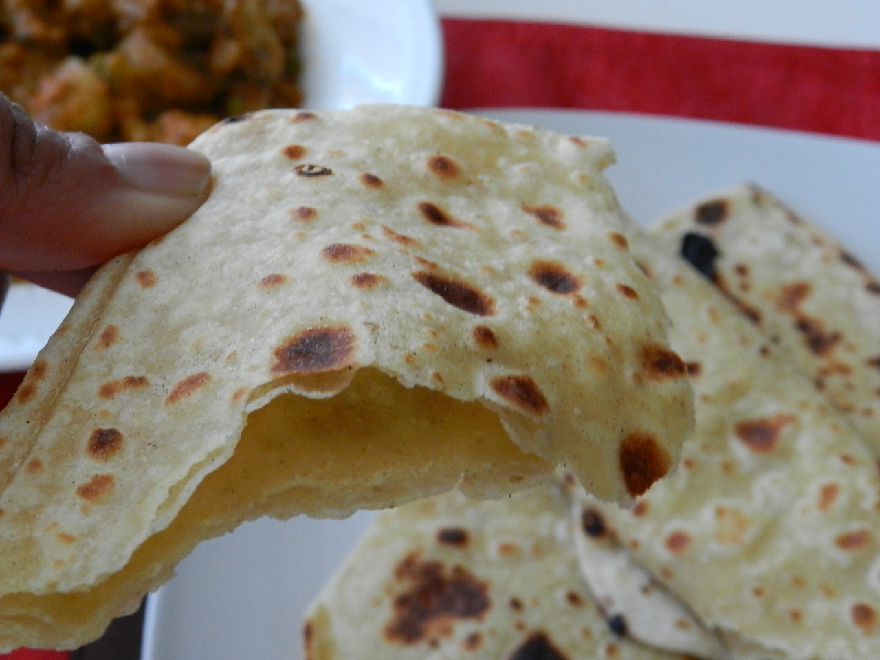Raajis kitchen: Triangle Paratha