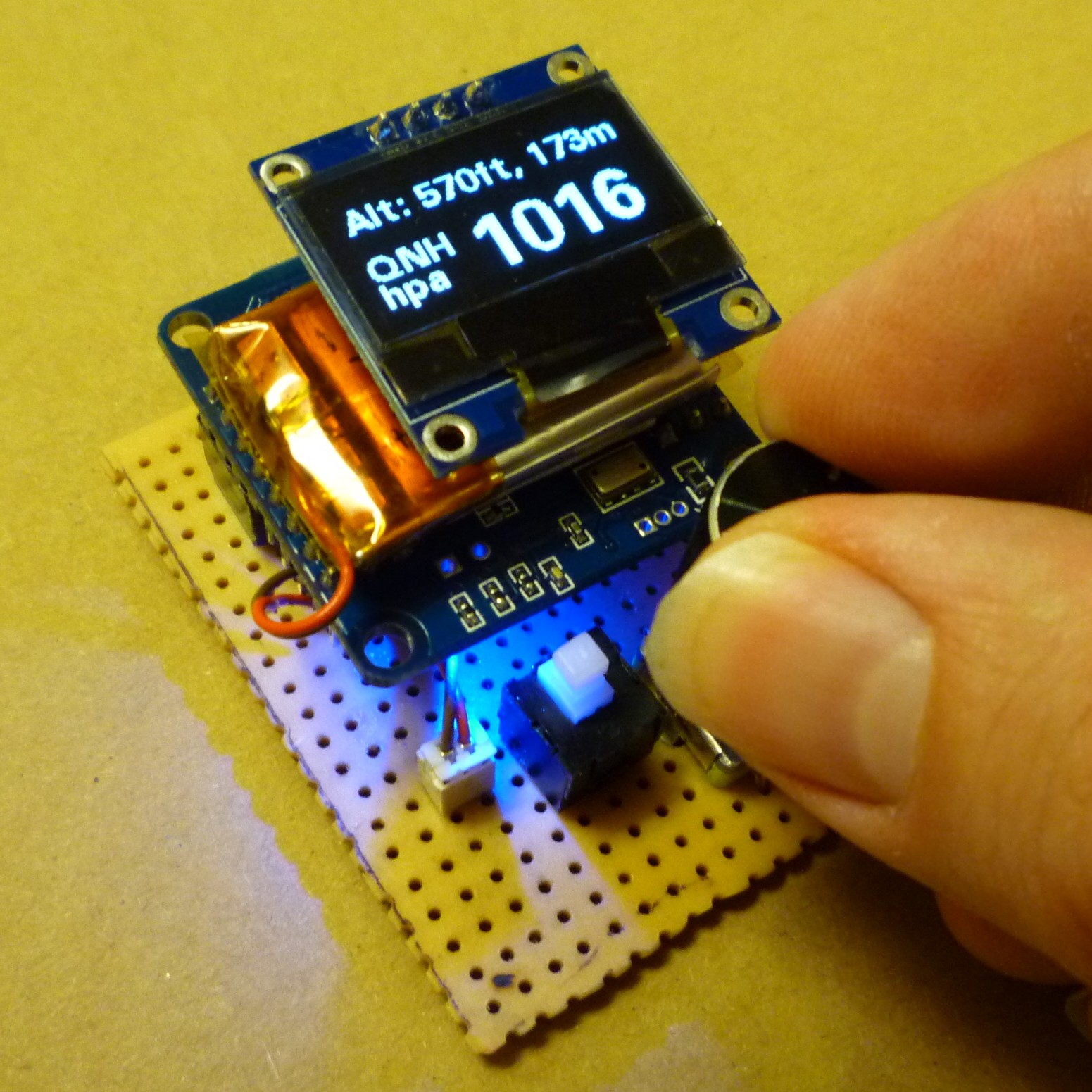 Aviator Ahmet DIY Aviation Altimeter with QNH setting