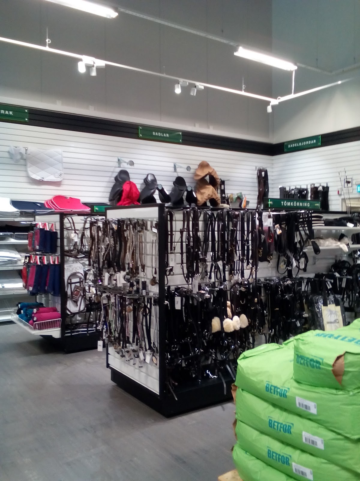 The Aspiring Equestrian Swedish Tack Store!
