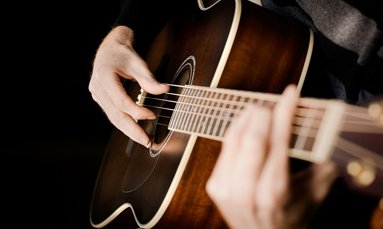 6 Aplikasi Virtual Gitar Terbaik Android