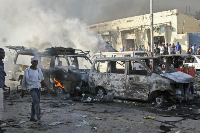 Al menos 215 muertos deja el peor atentado en la historia de Somalia y el mundo calla, sin hacer difusión.