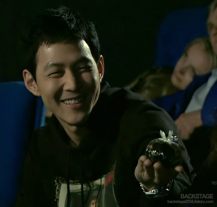 웃을 때 소년같이 웃는 이정재 .jpg | 인스티즈