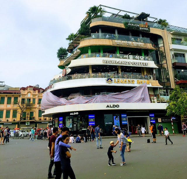 Top 6 famous streets in Hanoi that surely you have to visit 3