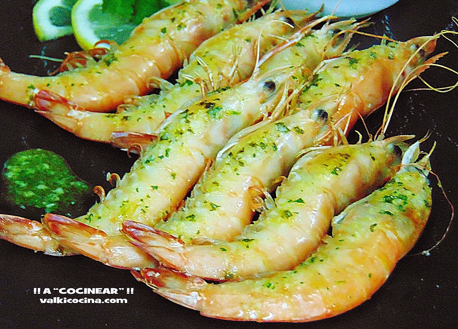 Langostinos al horno con aceite de ajo y perejil