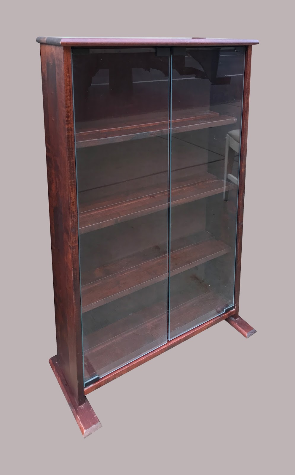 Uhuru Furniture & Collectibles Small Display 20 SOLD