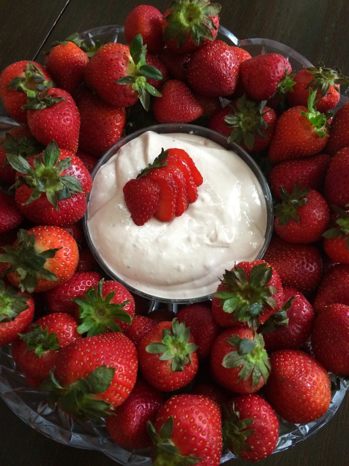 Little Magnolia Kitchen STRAWBERRY DIP