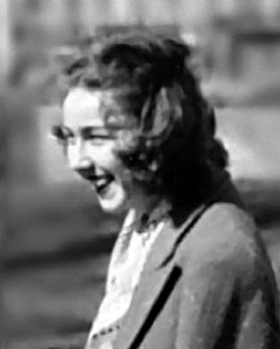 Photo of Flannery O'Connor.  Source: http://upload.wikimedia.org/wikipedia/commons/7/7e/Flannery-O'Connor_1947.jpg
