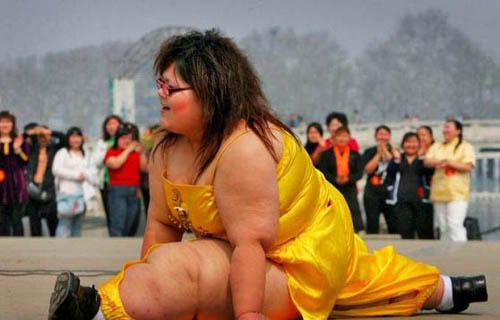Funny+Fat+Lady_3.jpg