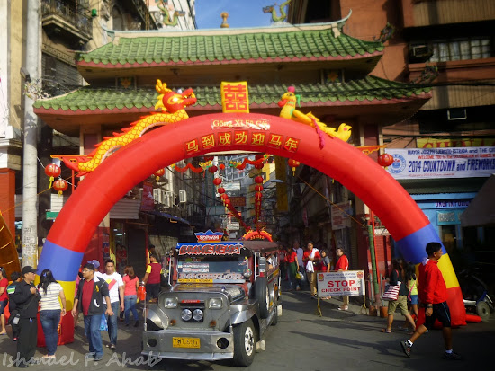 Binondo Chinatown 2014 Chinese New Year - balloon arch to Ongpin Street