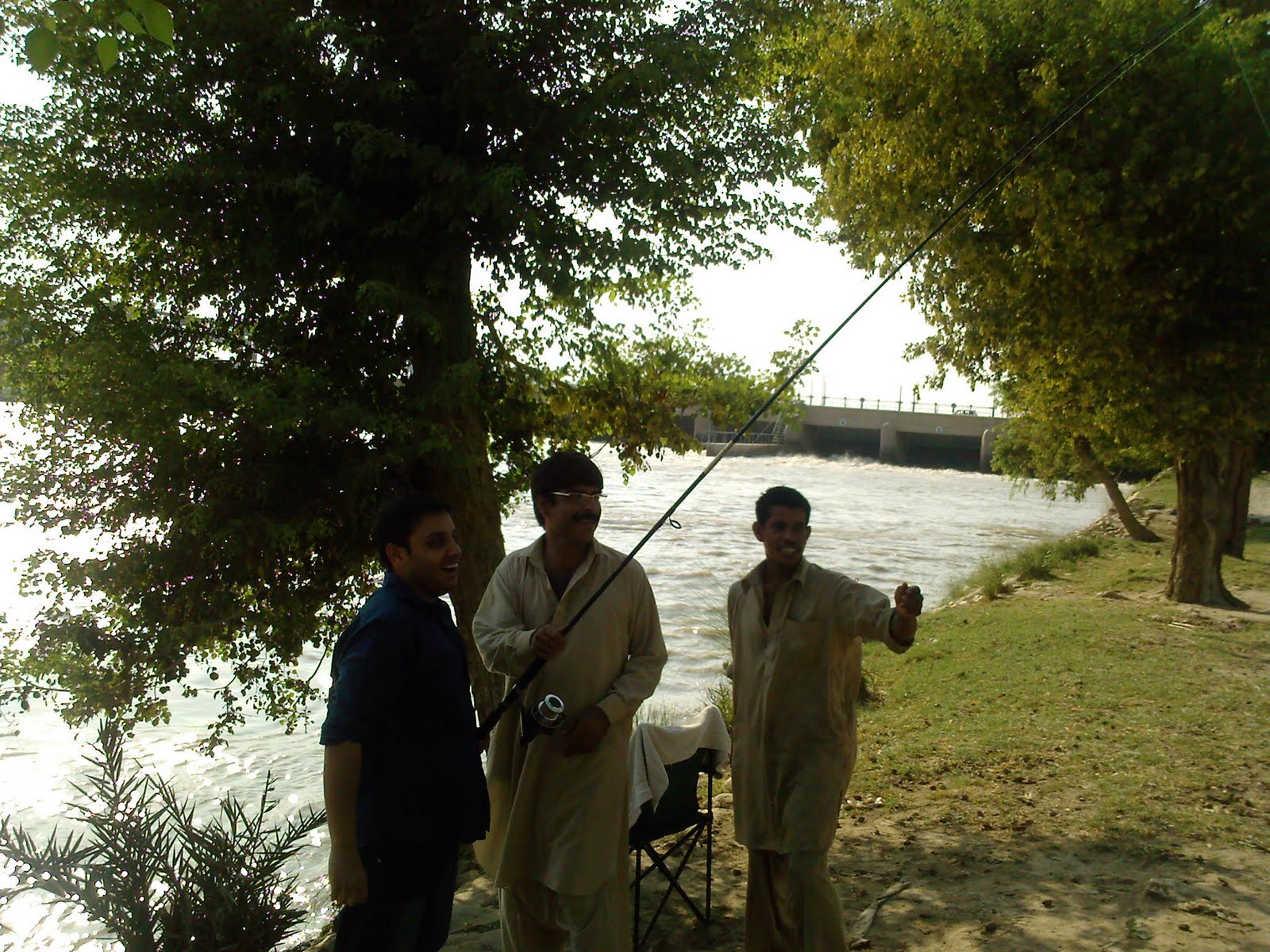Fishing In Pakistan Fishing in Pakistan (Head Panjnad Fishing & Picnic