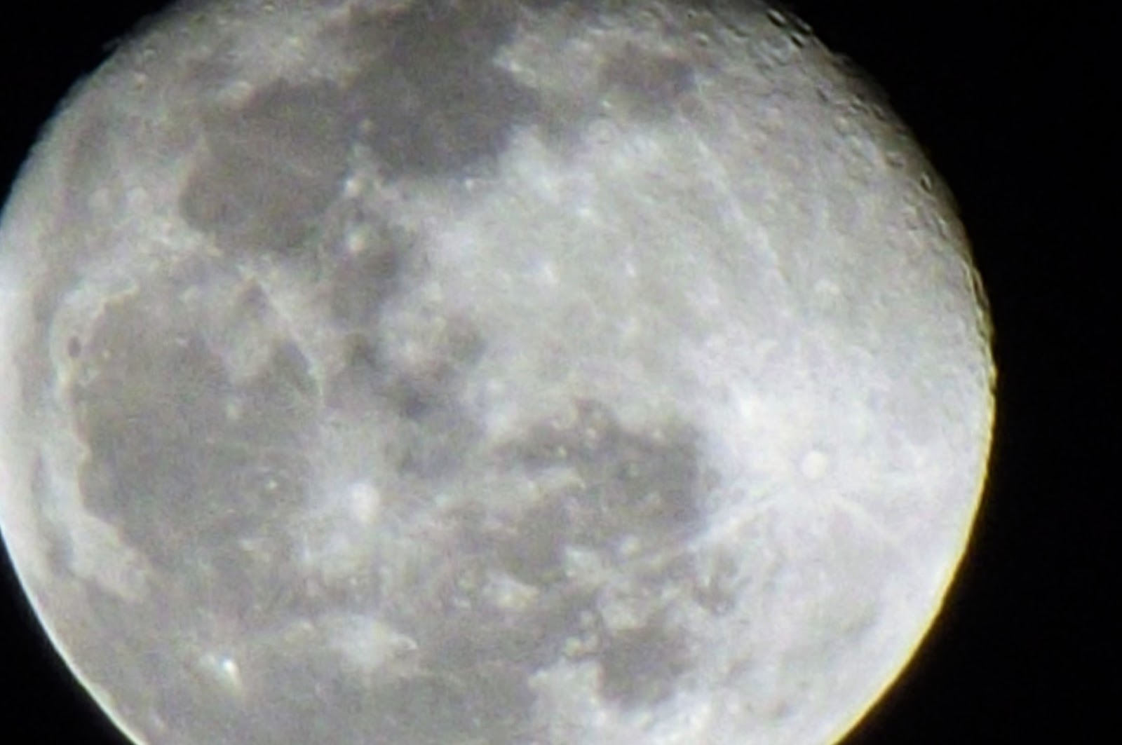 Algumas fotos que tirei da lua