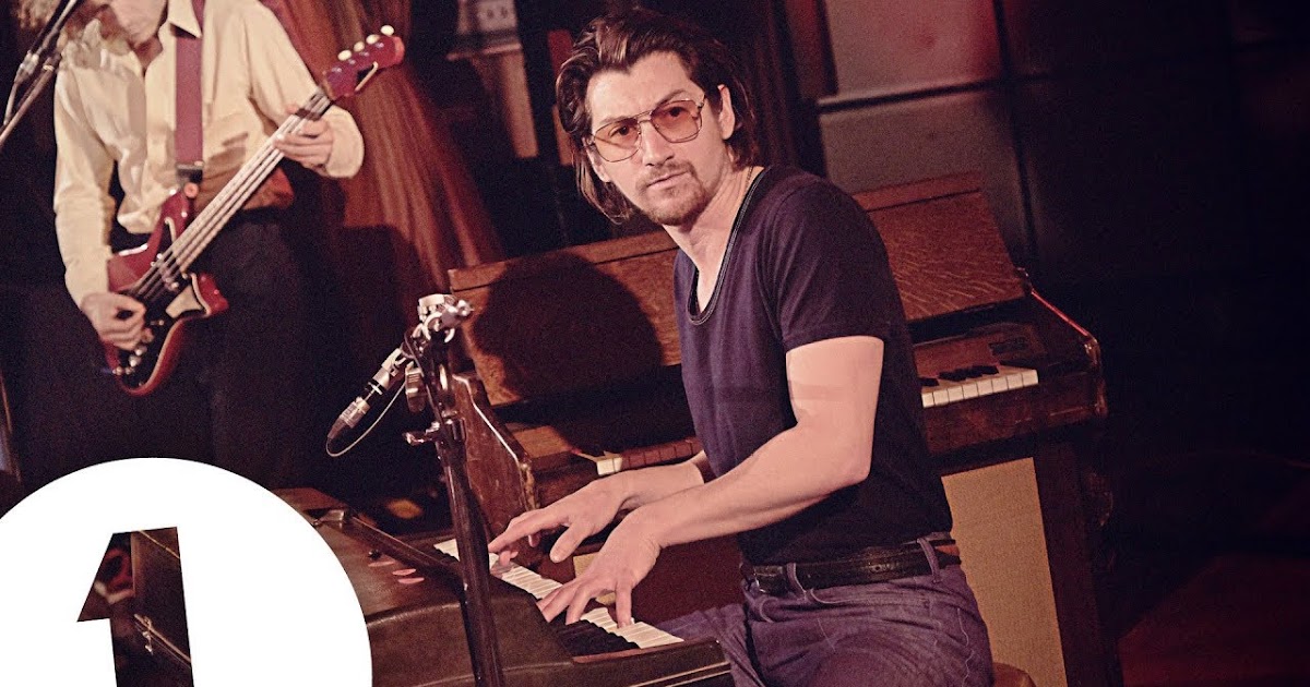 Arctic Monkeys I Bet You Look Good On The Dancefloor Live At Maida