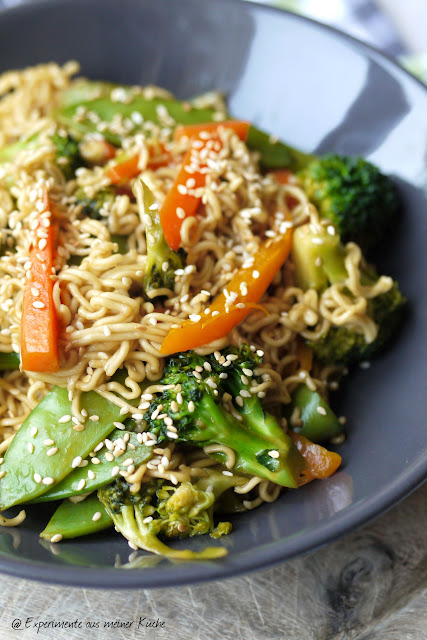 Experimente aus meiner Küche: Asiatische Gemüsepfanne mit Sesam