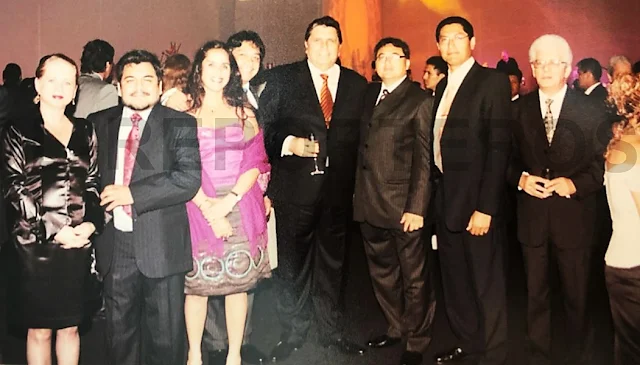 Alan García junto a funcionarios del ministerio de Transportes y Comunicaciones a cargo del Metro de Lima