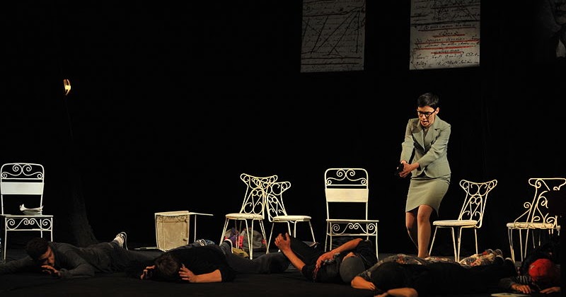 Pengertian Adegan, Prolog, Epilog, Dialog dan Monolog