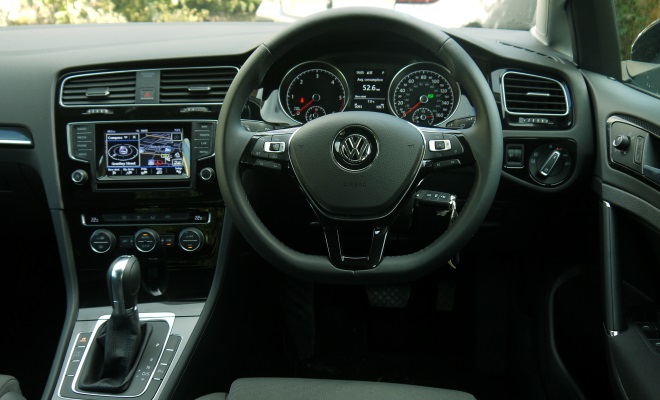 VW Golf 7 GT cockpit
