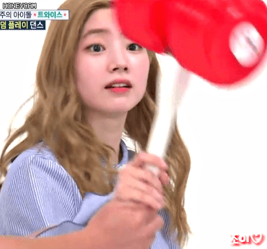 [주간아이돌] 오늘자 트와이스 움짤 Part.2 개인(나연,다현,지효,채영).gif | 인스티즈