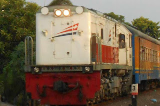 Kereta Api Sri Tanjung