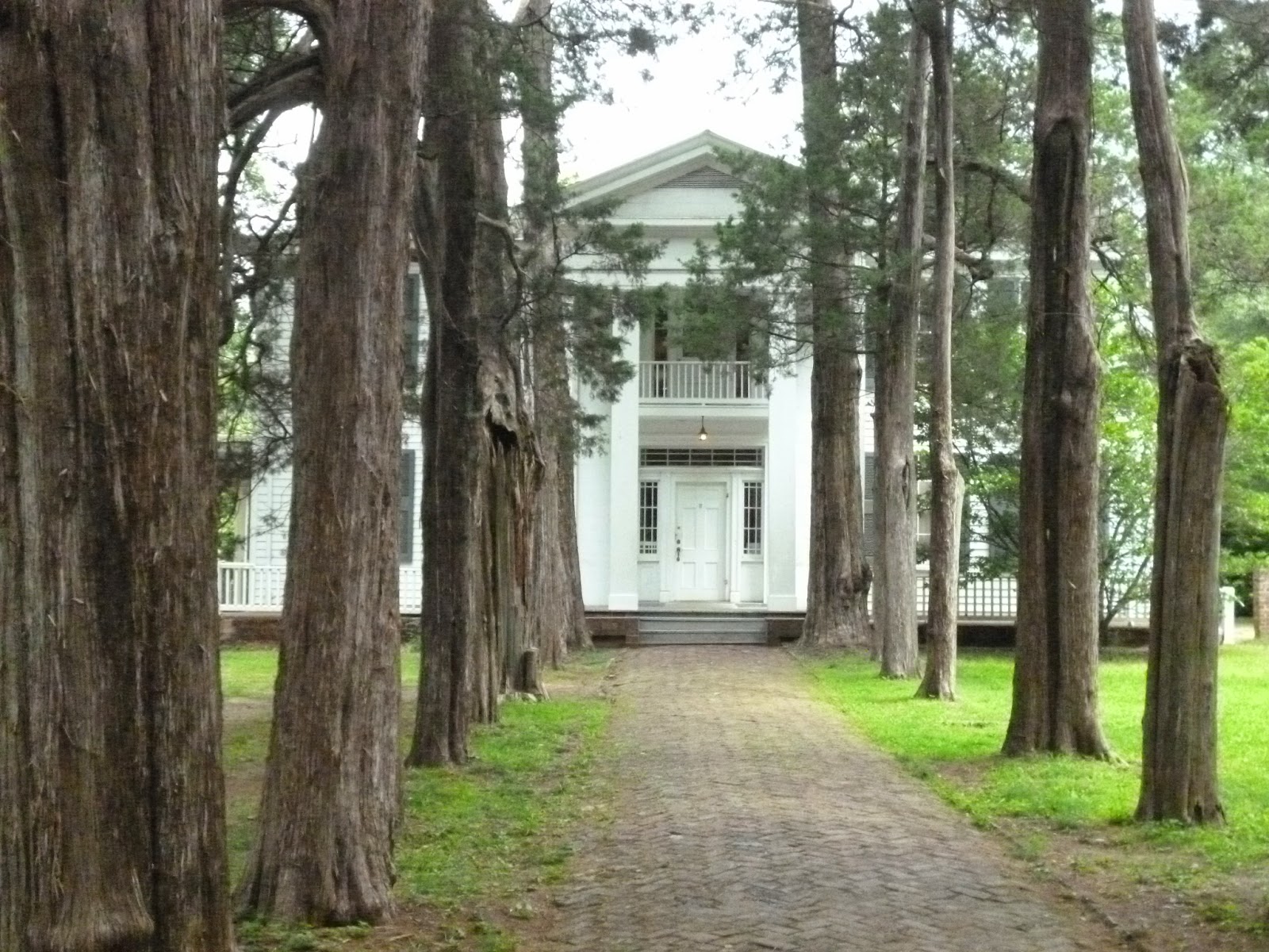 Book Chase Photo Tour of William Faulkner Home Place Rowan Oak, Part One