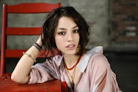 Narrator Olivia Thirlby reading The Next Best Thing