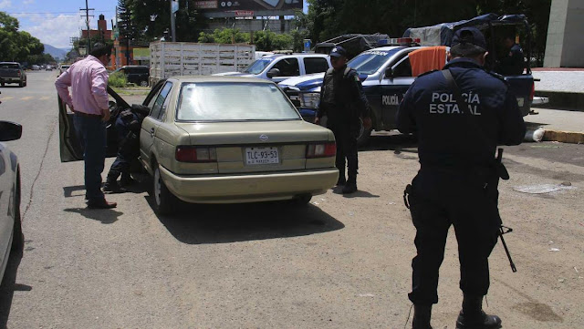 Blindan fronteras de Oaxaca con Guerrero, por escalada de violencia Blindan fronteras de Oaxaca con Guerrero, por escalada de violencia