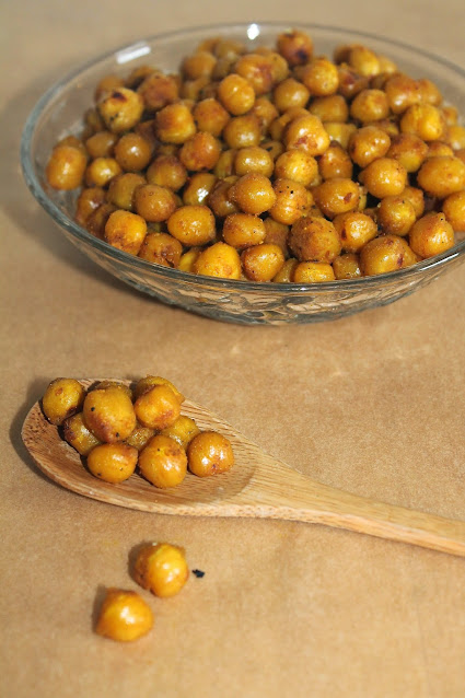 Finished roasted chickpeas.