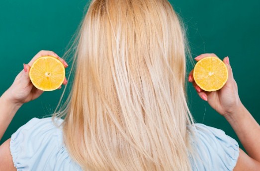 Manfaat Perasan Air Lemon Untuk Rambut Tebal Berkilau