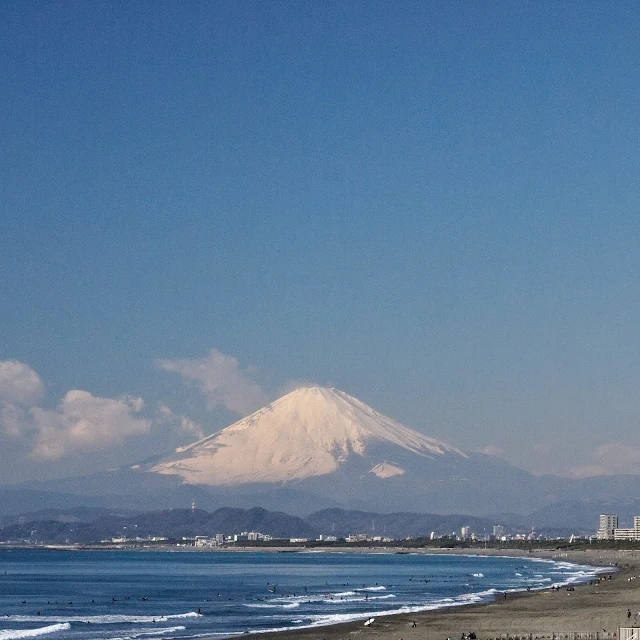 湘南海岸・砂浜のみち　鵠沼海岸　富士山