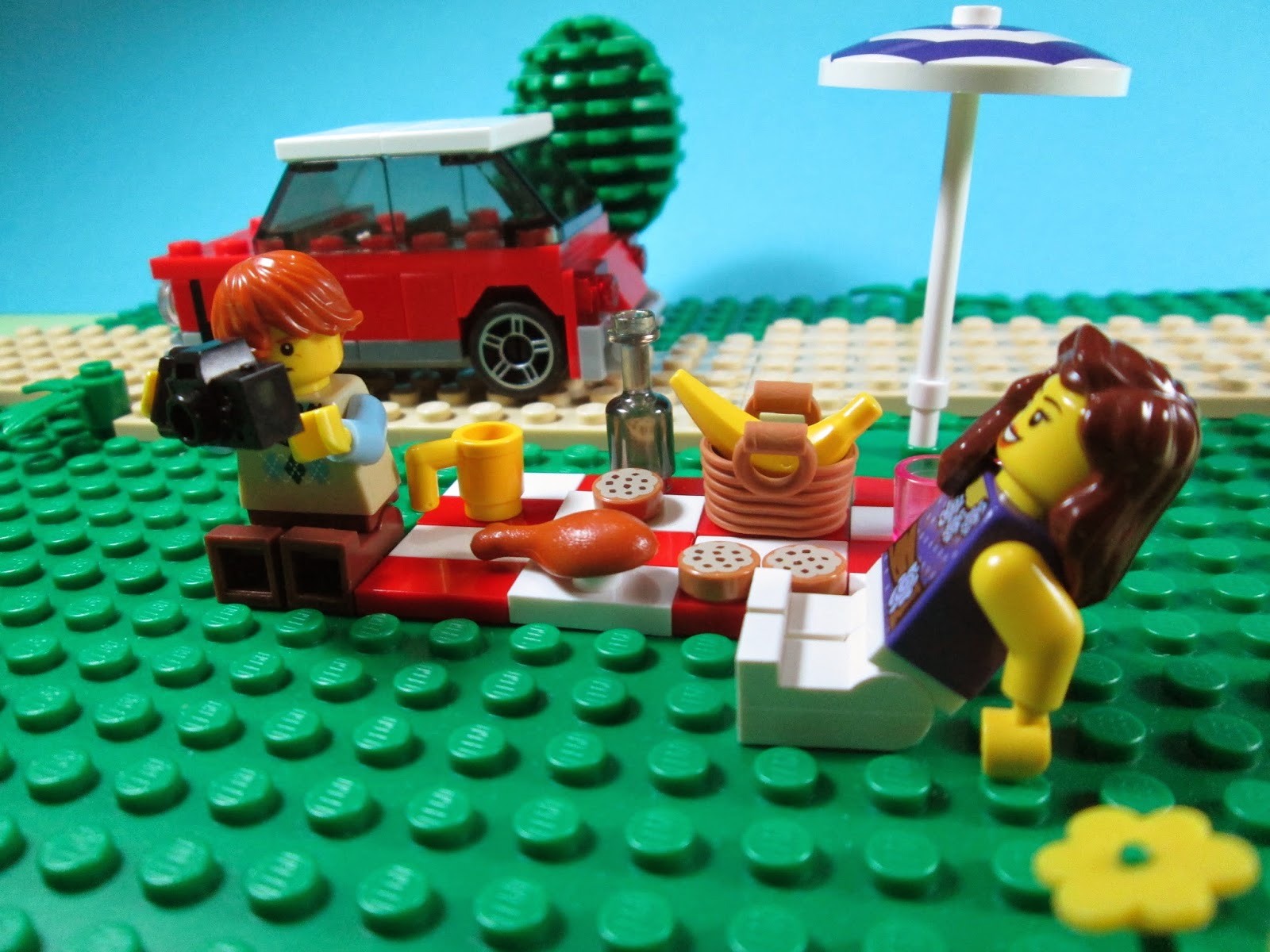 MOC LEGO Mini Cooper picnic