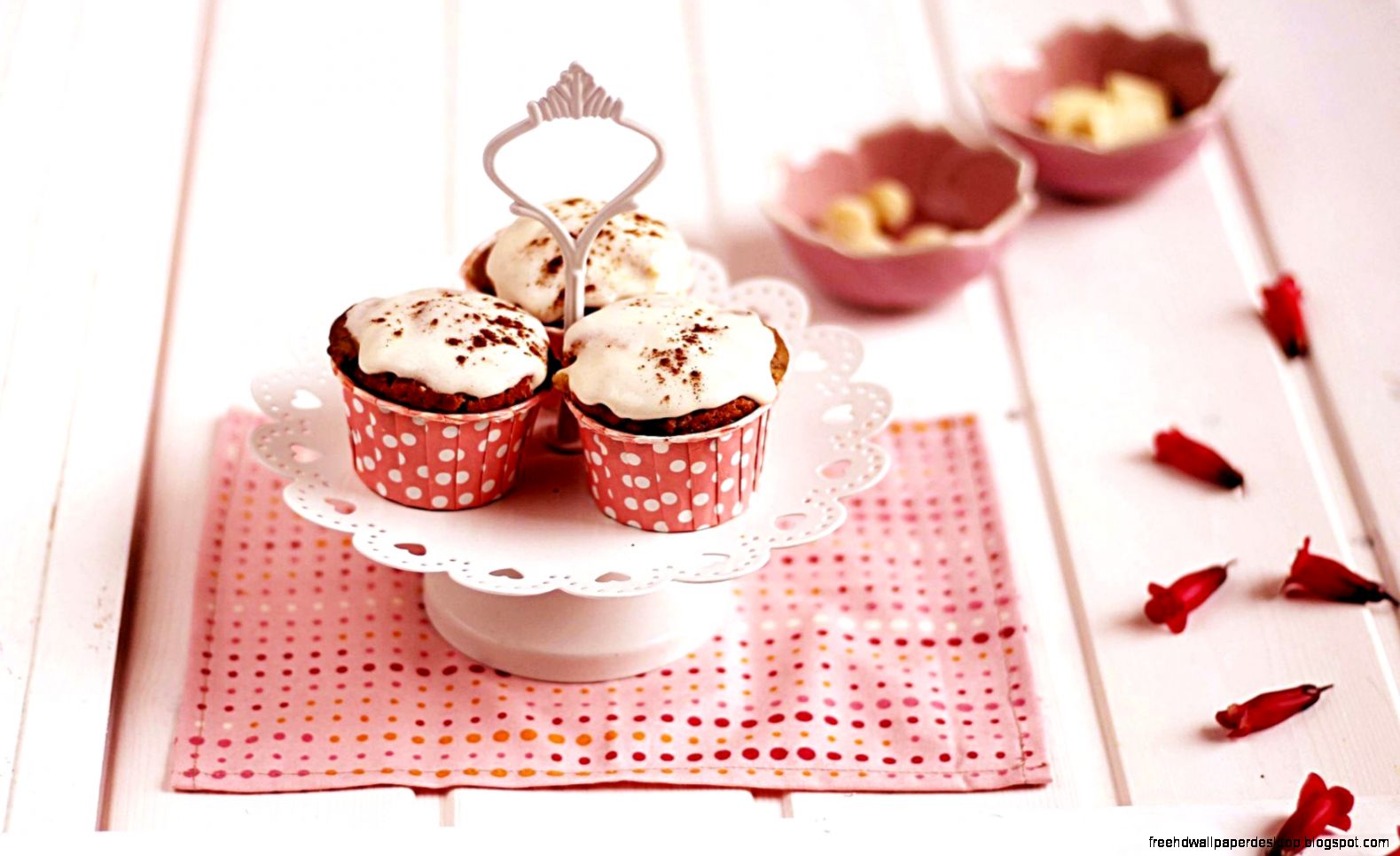 cupcakes saucer cream pink flowers sweet hd wallpaper