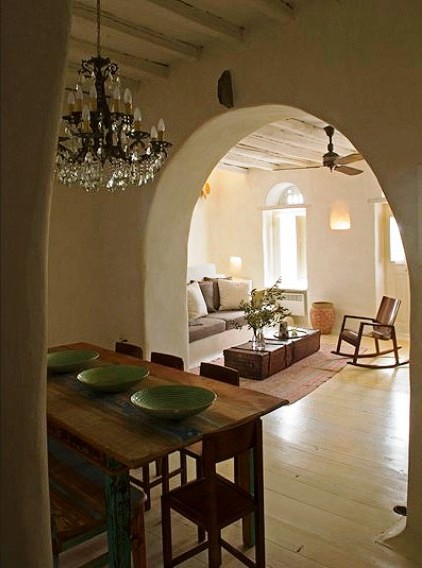 Una casa de arquitectura tradicional cíclada en la isla de Tinos chicanddeco
