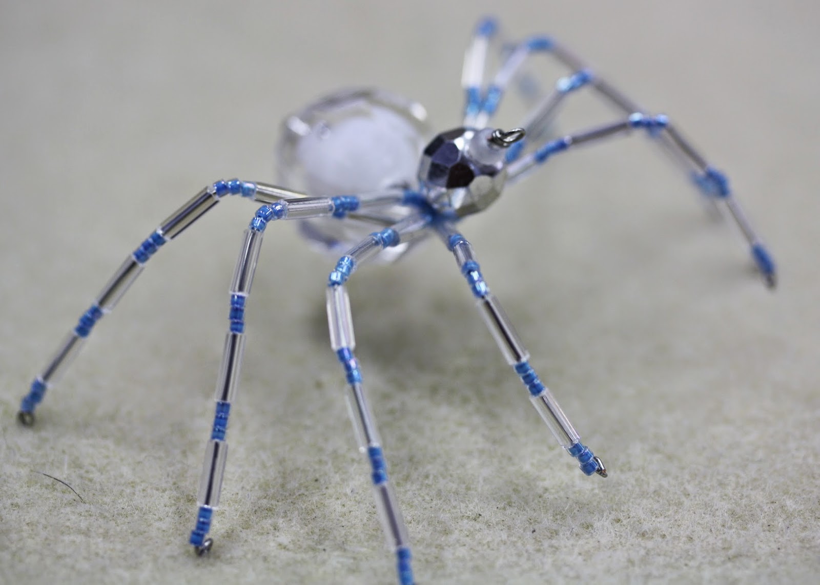 Beading the "Bead World" Way Festive Christmas Spider Tutorial!