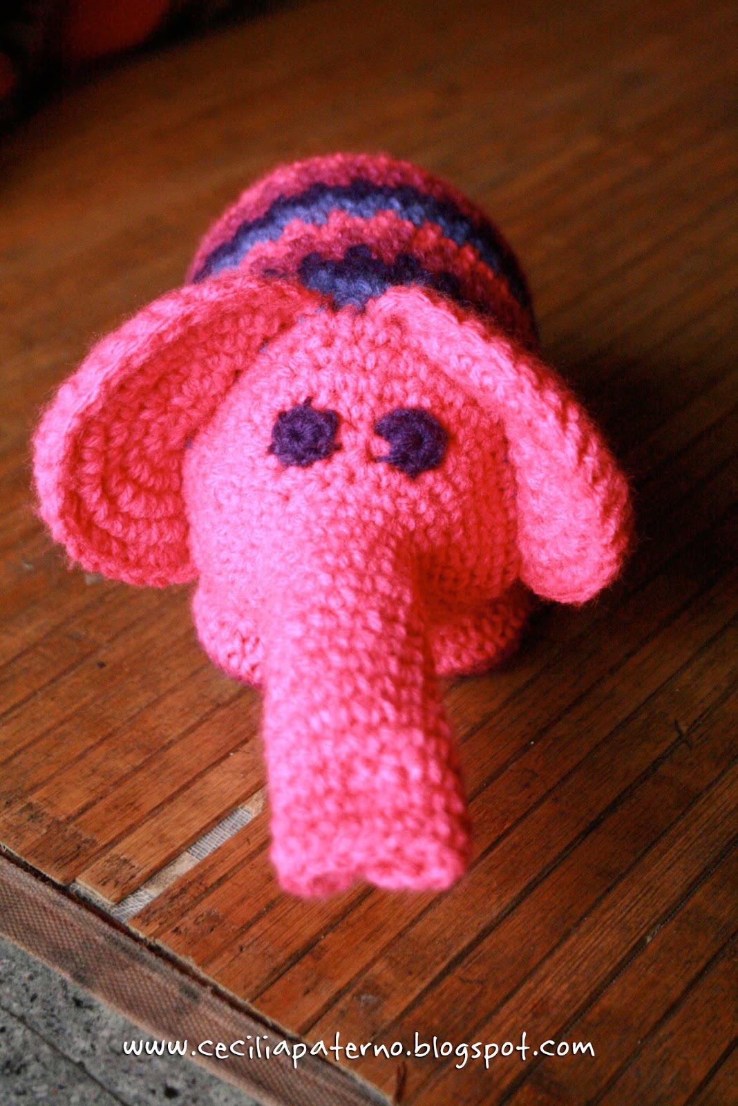 AMI-elefante-rosa-01.jpg