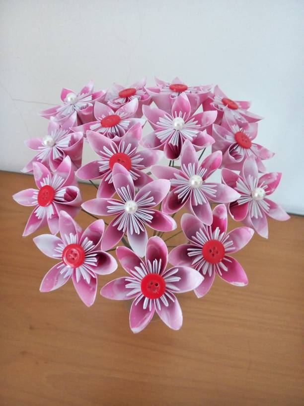 Membuat Kerajinan Bunga Anggrek Dari Kertas Kado rekreartive